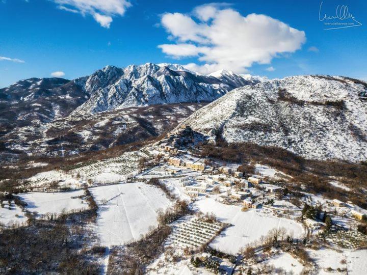 Residenza Vallefiorita Aparthotel Rocchetta a Volturno Esterno foto